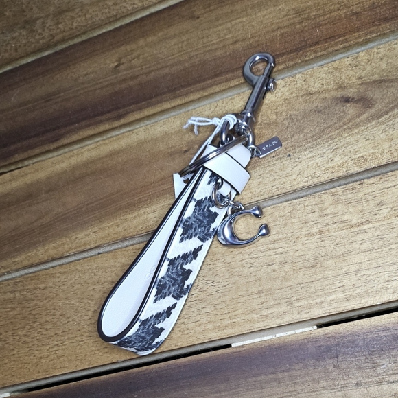 Coach Keychain Loop Bag Charm With Houndstooth Print BLACK/WHITE/SILVER - Picture 1 of 3